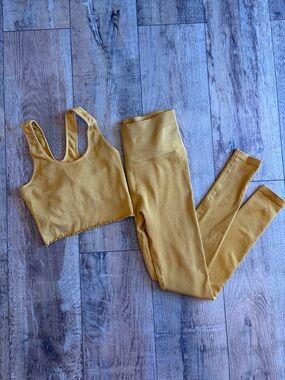 NWOT spiritual gangster Mustard Ribbed Sports Bra & Leggings Set XS/S
